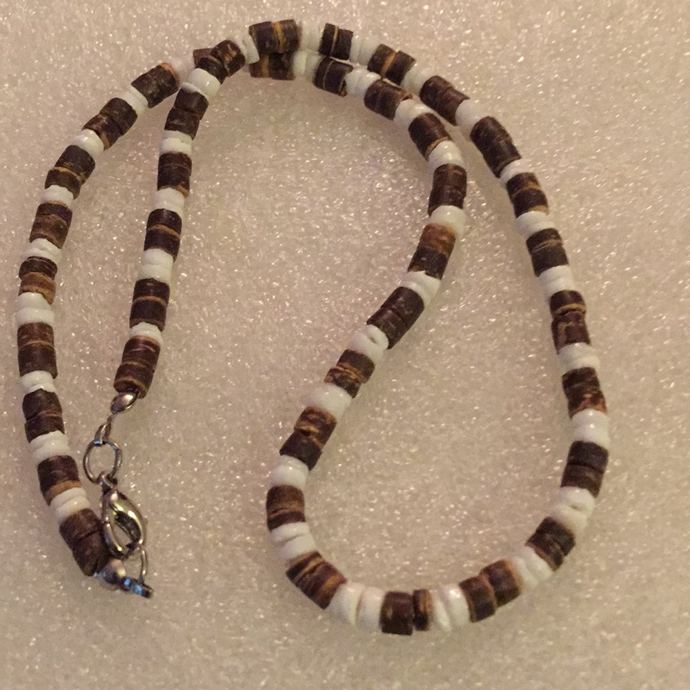 Shell necklace - Picture 3 of 4